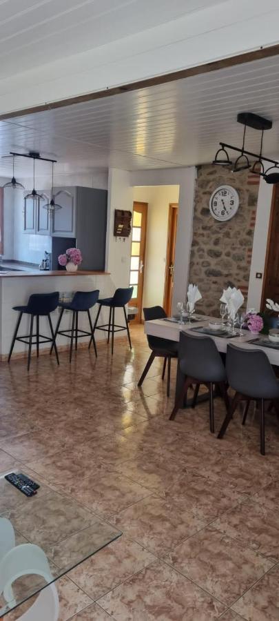 Maison De Ville Avec Garage Прад Экстерьер фото